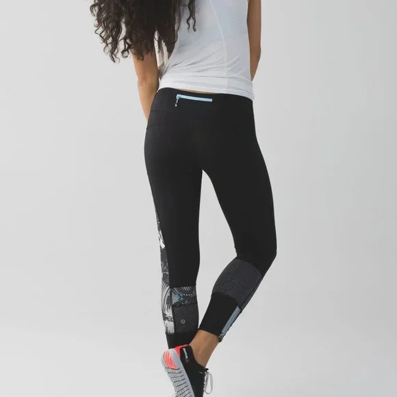 lululemon | Run the World 7/8 So Fly Butterfly Tight in Mink Berry - Picture 3 of 13